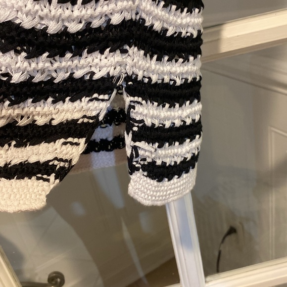 Dana Buchman size Large Sweater good condition - Picture 3 of 3